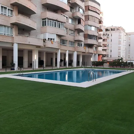 Appartamento Wintowinrentals Teatinos, Metro, Free Parking & Pool. *